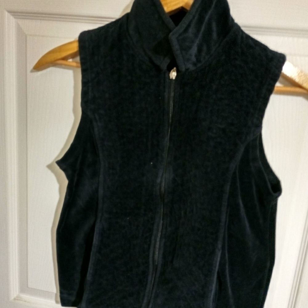 White Stag lightweight boy black vest SM